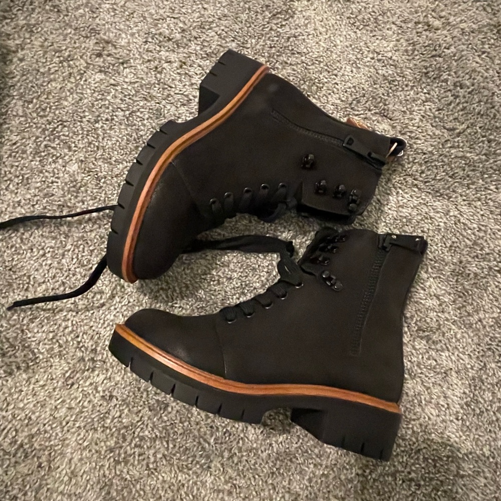 Mia River Black Boots